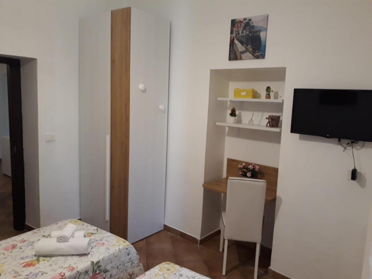 Appartement Rita Flat à Sorrente Extérieur photo